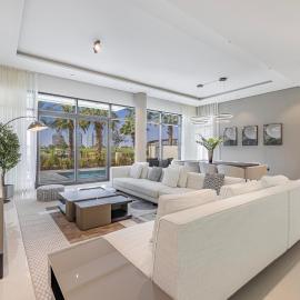 Daniels Golf Course 5BR Villa with Private Pool, hotel a Dubai