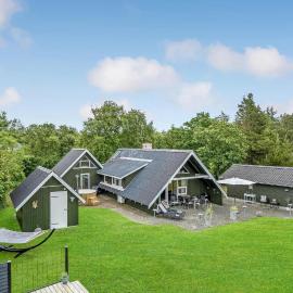 Lovely Home In Hemmet With Jacuzzi, hotel in Hemmet