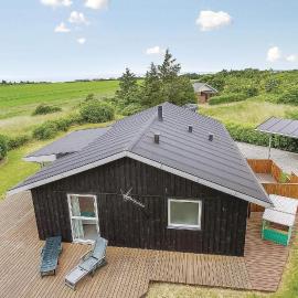 Cozy Home In Vinderup With House Sea View, hotel din Vinderup