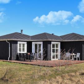Gorgeous Home In Ejstrupholm With Wifi