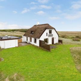 2 Bedroom Lovely Home In Hvide Sande, hotel a Havrvig