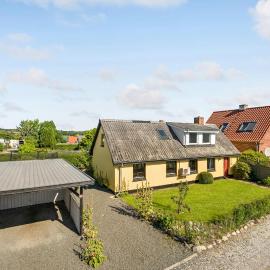2 Bedroom Amazing Home In Ørum Djurs, hotel a Ramten