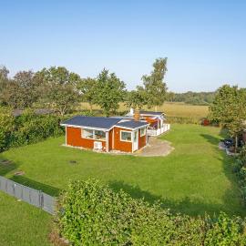 Stunning Home In Ørsted With Kitchen, hotelli kohteessa Ørsted
