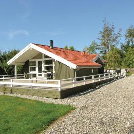 Three-Bedroom Holiday Home In Humble, hotel i Humble