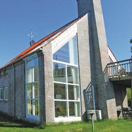 4 Bedroom Beautiful Home In Svaneke, хотел в Сванеке