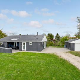 Holiday Home Illeris Xi, hotel in Farsø