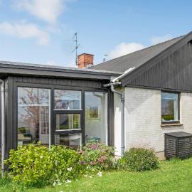 Beautiful Home In Svaneke With Wifi, hotel in Svaneke