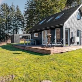 2 Bedroom Stunning Home In Bryrup, hotel in Bryrup