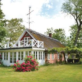 Two-Bedroom Holiday Home In Gilleleje, hotel i Gilleleje