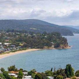 Blackmans Bay Living- Beautiful Ocean Views