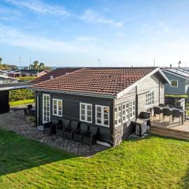 Amazing Home In Juelsminde With Wifi, hotel a Sønderby