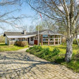 Awesome Home In Hemmet With Kitchen