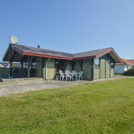 3 Bedroom Stunning Home In Blokhus, hotelli kohteessa Blokhus