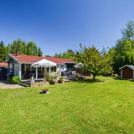 Awesome Home In Højby With Wifi