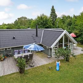 Lovely Home In Tisvildeleje With Wifi