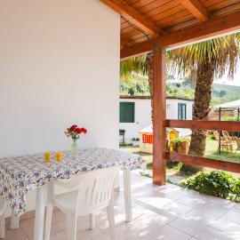 One Love apartments, hotel di Lupetto