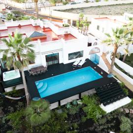 Villa Los Flamencos by Veaco- Beachfront & pool