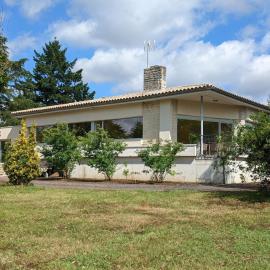 Maison confortable avec jardin privatif, internet, parking - FR-1-653-112, hotel u gradu 'Agris'