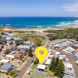 Five Pines Beach House at Birubi 20 Robinson St pet friendly aircon and WiFi, hotel v destinaci Anna Bay