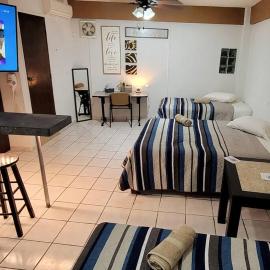 Habitacion tipo hotel centrico 3 camas, cocina,WIFI E: Ciudad Valles şehrinde bir otel