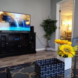 Perfect Combo of Charm & Comfort- 2Bedroom Home, Hotel in Noblesville