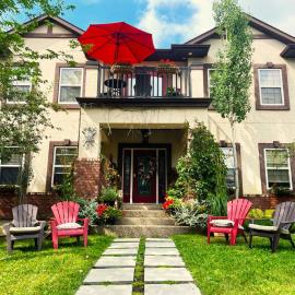 Wolf Creek Bed and Breakfast: Ponoka şehrinde bir otel