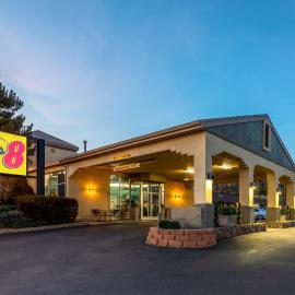 Flagstaff में, होटल Super 8 by Wyndham NAU/Downtown Conference Center