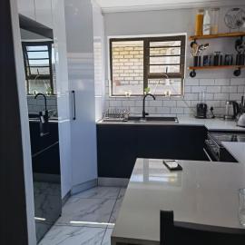 Spanish Villa- Pet Friendly