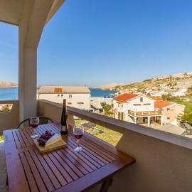 Apartment and Room Bacic, hotel in Metajna
