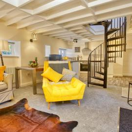 Homey flat in Sleaford Centre - Pass the Keys, hotel in Sleaford