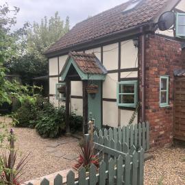 Soldiers Cottage, with HOT TUB, dog friendly, great views, Hotel in Hereford