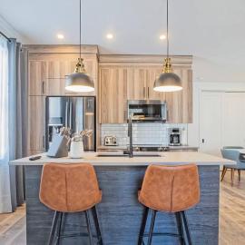 201 Condo au rez de chaussée , au coeur de Bromont, khách sạn ở Bromont