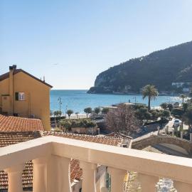 Noliday Riviera Sea View Luxury Apartment