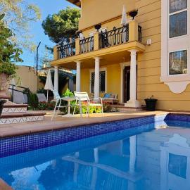 BYPILLOW Villa Lorena Adults Recommended, hotel Málagában