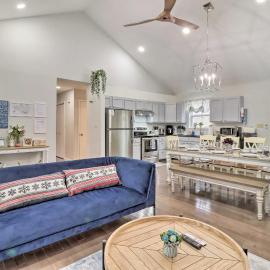 Gas Grill, Lake Access: Scenic Poconos Retreat!