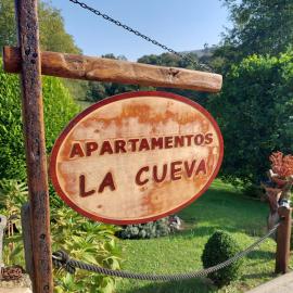 Vivienda Rural - Apartamentos La Cueva - Hornedo, hotel in Entrambasaguas