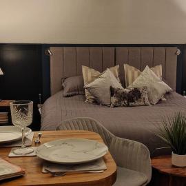 Y Llofft - Cosy Country Retreat in the Brecon Beacons, hotel v mestu Crickhowell