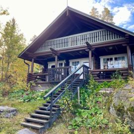 Elämyksellinen huvila Tuurujärven rannalla., hotel in Ulvila