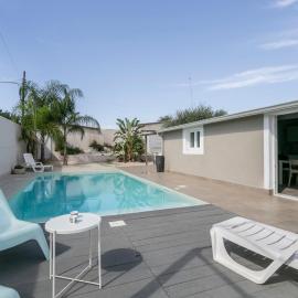 Luxury Bungalow, hotel a Villaggio Azzurro