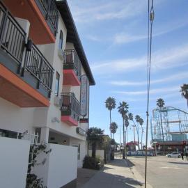 Carousel Beach Inn