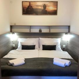 Prána Apartman，Herend的飯店
