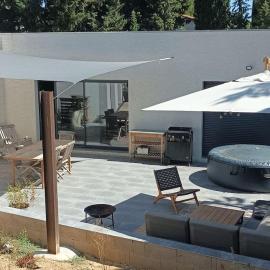 Magnifique villa avec piscine, jacuzzi et billard، فندق في ليمو