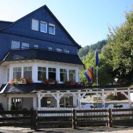 Gasthof-Pension Hunaustuben, hotel a Schmallenberg