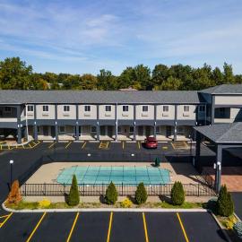 Days Inn & Suites by Wyndham Niagara Falls/Buffalo, hotel i Niagara Falls