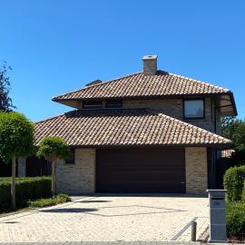 Modern Spanish Hacienda - 10km from the coast, Hotel in Ichtegem