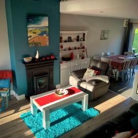 Cottage 33 Old Killarney Village Killarney V93K66X 4 King Beds Sleeps 8 Sharing, hotel v mestu Killarney