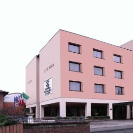 Hotel Cyrano, хотел в Сароно