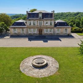 Grand gîte 15 personnes, 9 chambres, 100km de Paris en Exclusivité, hotel v destinaci Septmonts