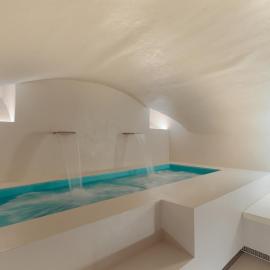 Design apartment with private pool in Campo dei Fiori