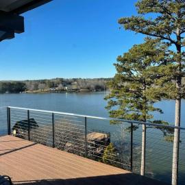 Modern Lakefront Views at Lake Hickory Haven、ヒッコリーのホテル
